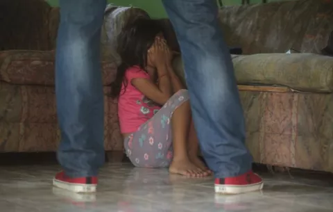 Caso de menor de 10 años que fue abusada y embarazada está en manos de la Senniaf