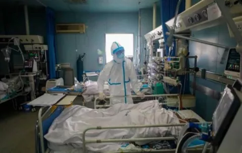 Sociedad Panameña de Medicina Interna pide suspender la apertura de bloques y establecer cuarentena total y obligatoria por 15 días