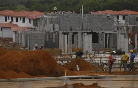 Prevén aumentar a 7 millones de dólares mensuales el Fondo Solidario de Vivienda en 2021