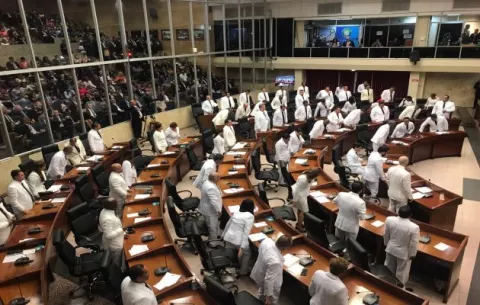 Diputados recibirán la vacuna contra la COVID-19  dentro del primer grupo, una vez llegue el cargamento de  450 mil dosis a Panamá