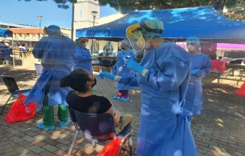 El Minsa cierra 45 locales comerciales por incumplir con las medidas de bioseguridad