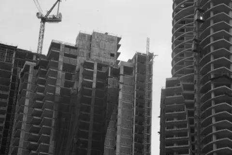 Promovamos al sector inmobiliario como alternativa de inversión