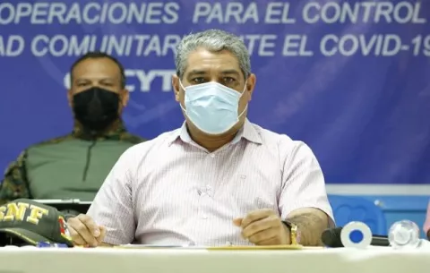 ¿Quién autorizó las vacunas contra la covid-19 para los diputados?,  Minsa desconoce la respuesta