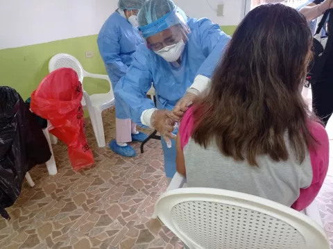 Se inicia vacunación contra la covid-19 en población de 16 años en adelante en Chiriquí