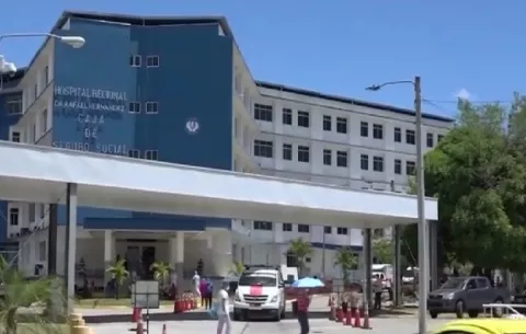 Ya son 55 los funcionarios contagiados en brote de covid-19 en el hospital Rafael Hernández