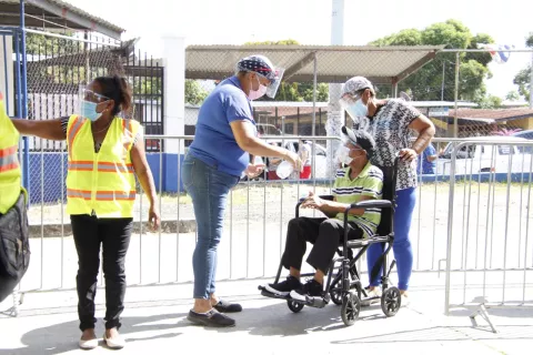 Minsa anuncia plan para evitar una tercera ola de casos de covid-19 e incremento de muertes