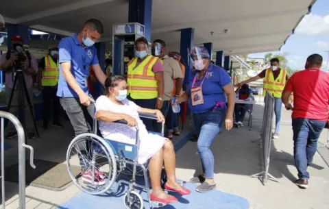 Cifra de pacientes con covid-19 en cuidados intensivos va a la baja en los últimos días