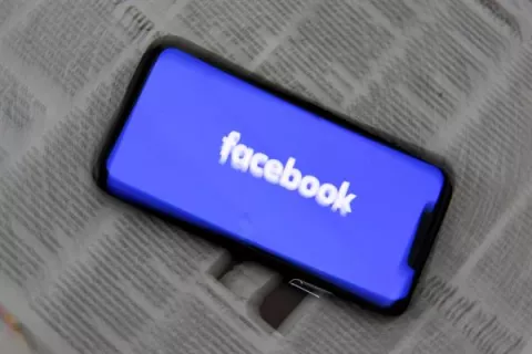 Los 'papeles de Facebook' redoblan la presión sobre Zuckerberg
