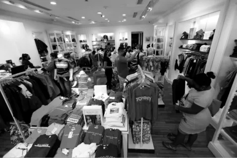 Evite caer en el consumismo