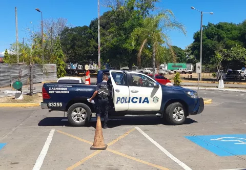 Ordenan la detención de alias 'Nuno' por amenazar con arma blanca a tres policías