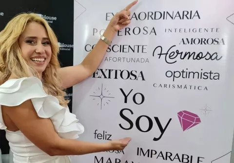 Saskia De La Cruz, autora panameña, presentó una obra en la Feria del Libro de Bogotá
