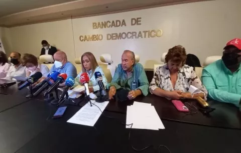 Asamblea Nacional muestra su 'preocupación' por situación de 15 diputados de CD expulsados