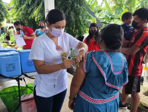 Programan atención de salud para indígenas Ngäbe-Buglé que cosecharán café