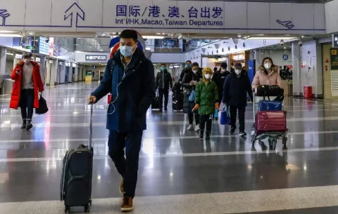 China se abre al mundo y rebaja categoría de la covid