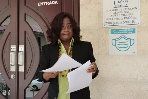 Lucy Molinar se notifica del cierre del caso Mochilas