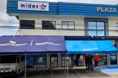 Investigan maltratos a beneficiarios de 120 a los 65