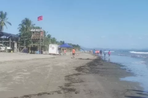Extranjera muere por inmersión en playa de Las Lajas