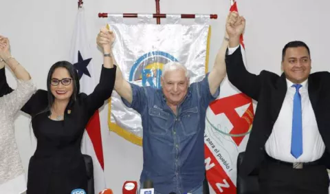 Martinelli asegura  votos  al postular a Zulay   Rodríguez