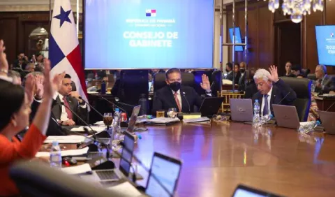 Cortizo y su gabinete desaparecen en medio de la crisis