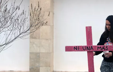 Mujer es asesinada frente a su hija en el Día de la Madre