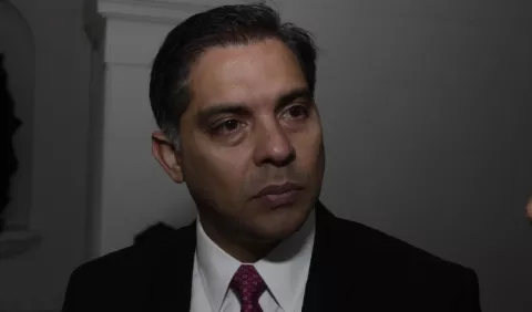 Adolfo Valderrama recibe revés y debe acudir a juicio