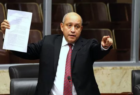 Crispiano Adames denuncia campaña sucia en su contra