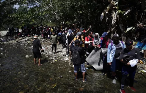 Mulino advierte repatriación de migrantes que crucen Darién