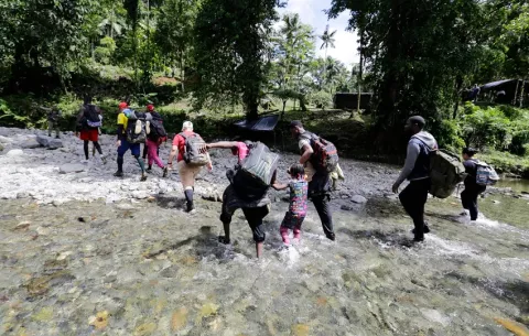 Lluvias reducen flujo migratorio por Darién, pero inciden en más muertes