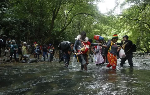 Vuelos de EE.UU. empezarán a final de mes; migrantes ahora usan ruta por San Andrés