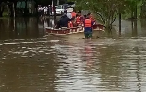 ¿Cuáles son los centros de acopio para los afectados por las inundaciones?