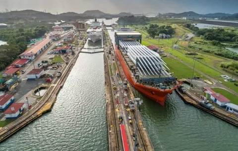 China asegura que 'nunca ha interferido' en la gestión del Canal de Panamá 