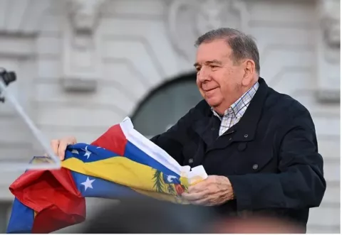 Edmundo González Urrutia a su llegada a Panamá: 'Honrado de estar en un país que lucha por la democracia'