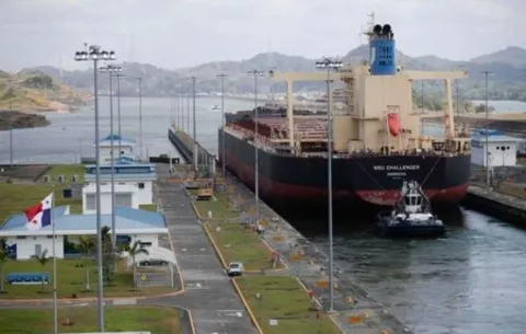 Panamá 'no' romperá relaciones con China pese a las presiones de EE.UU. sobre el Canal