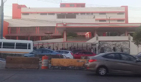 Director del San Miguel Arcángel niega que se esté reteniendo recién nacido a su madre
