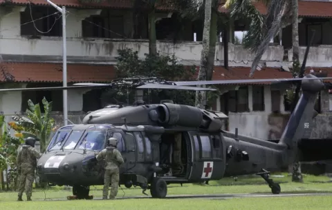 Fuerzas de seguridad de EE.UU. y Panamá realizan entrenamiento conjunto en la selva