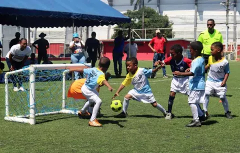 Estudiantes de preescolar de Colón ganan Copa Meduca 5 Estrellas