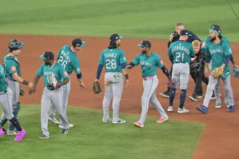 Los Marineros ven la Serie Mundial más cerca y los Dodgers sufren demasiado