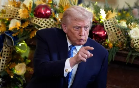 El periodista Tucker Carlson afirma que Trump anunciará la guerra con Venezuela esta noche