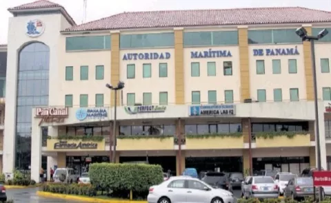 AMP informa sobre un tripulante herido en ataque con dron a un tanquero de bandera panameña en Ucrania