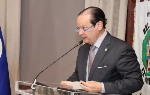 Canciller Martínez-Acha inicia gira por EAU, Catar y Arabia Saudita en busca de cooperación