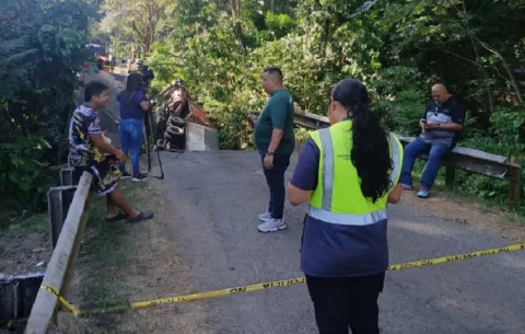 Transportistas sufren por cierre del puente sobre el río Perequeté en Capira