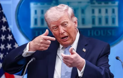 Trump anuncia que EE.UU. va a tomar el control del estrecho de Ormuz