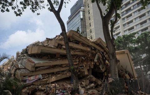 Quien quiera ir a La Guaira tiene que cumplir con un registro. Foto: EFE
