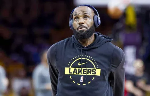 LeBron James se despide de los Lakers y entra en la agencia libre de la NBA