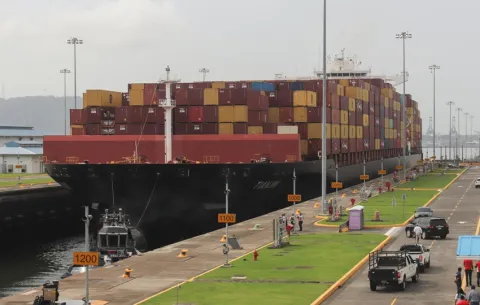 Calado para buques neopanamax por el Canal de Panamá se reduce por fenómeno de El Niño