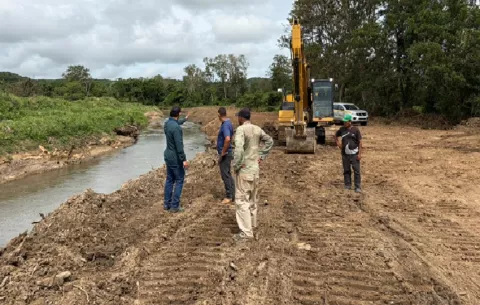 Para evitar pérdidas como en años anteriores: MOP ejecuta dragado preventivo en el río Coclé