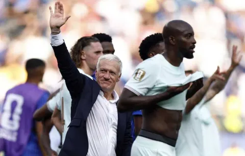 Deschamps pide calma tras meter a Francia en semifinales y ya mira a España o Bélgica