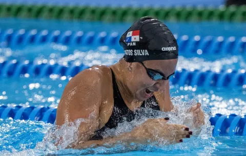 Emily Santos conquista su tercera medalla de plata y firma nuevo récord nacional en Santo Domingo 2026