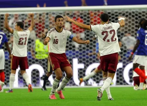 España le amarga la fiesta a Mbappé y es finalista del Mundial