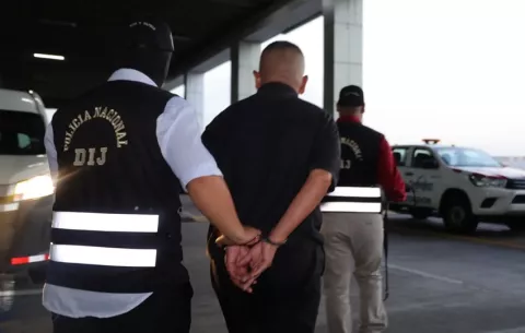 Detienen a reclutador local de mercenarios; dos panameños más iban rumbo a la guerra